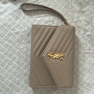Authentic Like new. ENVELOPE FLAP POUCH IN MIX MATELASSÉ METAL Dark Beige